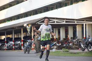 BIB: 882
                            <button type="button" onclick="openModal(3788605)" class="btn btn-primary btn-sm float-right btn-popup" data-toggle="modal" data-target=".modal-high-quality">
                        <i class="fas fa-shopping-cart"></i> Add to Cart
                    </button>
                                            <button type="button" onclick="isThisMe(3788605, true)" class="btn btn-success btn-sm float-right btn-popup btn-isme hidden" data-toggle="tooltip" data-placement="bottom" title="นี่คือรูปของคุณใช่ไหม คลิกที่นี่เพื่อเอาเข้าอัลบั้ม">
                        <i class="fas fa-plus"></i> Add to album
                    </button>
                    <button type="button" onclick="isThisMe(3788605, false)" class="btn btn-warning btn-sm float-right btn-popup btn-isnotme hidden">
                        <i class="fas fa-ban"></i> Remove from album
                    </button>