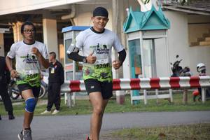 BIB: 2789
                            <button type="button" onclick="openModal(3788461)" class="btn btn-primary btn-sm float-right btn-popup" data-toggle="modal" data-target=".modal-high-quality">
                        <i class="fas fa-shopping-cart"></i> Add to Cart
                    </button>
                                            <button type="button" onclick="isThisMe(3788461, true)" class="btn btn-success btn-sm float-right btn-popup btn-isme hidden" data-toggle="tooltip" data-placement="bottom" title="นี่คือรูปของคุณใช่ไหม คลิกที่นี่เพื่อเอาเข้าอัลบั้ม">
                        <i class="fas fa-plus"></i> Add to album
                    </button>
                    <button type="button" onclick="isThisMe(3788461, false)" class="btn btn-warning btn-sm float-right btn-popup btn-isnotme hidden">
                        <i class="fas fa-ban"></i> Remove from album
                    </button>