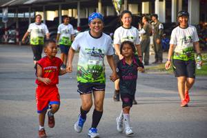 BIB: 8107
                            <button type="button" onclick="openModal(3791753)" class="btn btn-primary btn-sm float-right btn-popup" data-toggle="modal" data-target=".modal-high-quality">
                        <i class="fas fa-shopping-cart"></i> Add to Cart
                    </button>
                                            <button type="button" onclick="isThisMe(3791753, true)" class="btn btn-success btn-sm float-right btn-popup btn-isme hidden" data-toggle="tooltip" data-placement="bottom" title="นี่คือรูปของคุณใช่ไหม คลิกที่นี่เพื่อเอาเข้าอัลบั้ม">
                        <i class="fas fa-plus"></i> Add to album
                    </button>
                    <button type="button" onclick="isThisMe(3791753, false)" class="btn btn-warning btn-sm float-right btn-popup btn-isnotme hidden">
                        <i class="fas fa-ban"></i> Remove from album
                    </button>