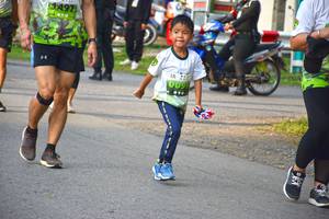 BIB: 99
                            <button type="button" onclick="openModal(3791693)" class="btn btn-primary btn-sm float-right btn-popup" data-toggle="modal" data-target=".modal-high-quality">
                        <i class="fas fa-shopping-cart"></i> Add to Cart
                    </button>
                                            <button type="button" onclick="isThisMe(3791693, true)" class="btn btn-success btn-sm float-right btn-popup btn-isme hidden" data-toggle="tooltip" data-placement="bottom" title="นี่คือรูปของคุณใช่ไหม คลิกที่นี่เพื่อเอาเข้าอัลบั้ม">
                        <i class="fas fa-plus"></i> Add to album
                    </button>
                    <button type="button" onclick="isThisMe(3791693, false)" class="btn btn-warning btn-sm float-right btn-popup btn-isnotme hidden">
                        <i class="fas fa-ban"></i> Remove from album
                    </button>