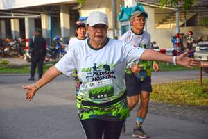 BIB: 0999
                            <button type="button" onclick="openModal(3791921)" class="btn btn-primary btn-sm float-right btn-popup" data-toggle="modal" data-target=".modal-high-quality">
                        <i class="fas fa-shopping-cart"></i> Add to Cart
                    </button>
                                            <button type="button" onclick="isThisMe(3791921, true)" class="btn btn-success btn-sm float-right btn-popup btn-isme hidden" data-toggle="tooltip" data-placement="bottom" title="นี่คือรูปของคุณใช่ไหม คลิกที่นี่เพื่อเอาเข้าอัลบั้ม">
                        <i class="fas fa-plus"></i> Add to album
                    </button>
                    <button type="button" onclick="isThisMe(3791921, false)" class="btn btn-warning btn-sm float-right btn-popup btn-isnotme hidden">
                        <i class="fas fa-ban"></i> Remove from album
                    </button>