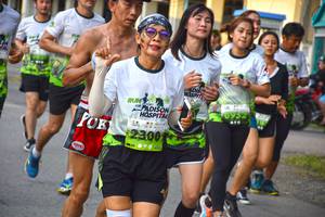 BIB: 2300
                            <button type="button" onclick="openModal(3758375)" class="btn btn-primary btn-sm float-right btn-popup" data-toggle="modal" data-target=".modal-high-quality">
                        <i class="fas fa-shopping-cart"></i> Add to Cart
                    </button>
                                            <button type="button" onclick="isThisMe(3758375, true)" class="btn btn-success btn-sm float-right btn-popup btn-isme hidden" data-toggle="tooltip" data-placement="bottom" title="นี่คือรูปของคุณใช่ไหม คลิกที่นี่เพื่อเอาเข้าอัลบั้ม">
                        <i class="fas fa-plus"></i> Add to album
                    </button>
                    <button type="button" onclick="isThisMe(3758375, false)" class="btn btn-warning btn-sm float-right btn-popup btn-isnotme hidden">
                        <i class="fas fa-ban"></i> Remove from album
                    </button>