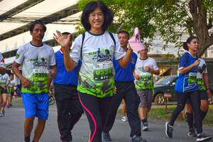 BIB: 0534
                            <button type="button" onclick="openModal(3758455)" class="btn btn-primary btn-sm float-right btn-popup" data-toggle="modal" data-target=".modal-high-quality">
                        <i class="fas fa-shopping-cart"></i> Add to Cart
                    </button>
                                            <button type="button" onclick="isThisMe(3758455, true)" class="btn btn-success btn-sm float-right btn-popup btn-isme hidden" data-toggle="tooltip" data-placement="bottom" title="นี่คือรูปของคุณใช่ไหม คลิกที่นี่เพื่อเอาเข้าอัลบั้ม">
                        <i class="fas fa-plus"></i> Add to album
                    </button>
                    <button type="button" onclick="isThisMe(3758455, false)" class="btn btn-warning btn-sm float-right btn-popup btn-isnotme hidden">
                        <i class="fas fa-ban"></i> Remove from album
                    </button>