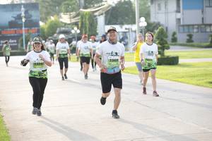 BIB: , 2369, 2370
                            <button type="button" onclick="openModal(3805275)" class="btn btn-primary btn-sm float-right btn-popup" data-toggle="modal" data-target=".modal-high-quality">
                        <i class="fas fa-shopping-cart"></i> Add to Cart
                    </button>
                                            <button type="button" onclick="isThisMe(3805275, true)" class="btn btn-success btn-sm float-right btn-popup btn-isme hidden" data-toggle="tooltip" data-placement="bottom" title="นี่คือรูปของคุณใช่ไหม คลิกที่นี่เพื่อเอาเข้าอัลบั้ม">
                        <i class="fas fa-plus"></i> Add to album
                    </button>
                    <button type="button" onclick="isThisMe(3805275, false)" class="btn btn-warning btn-sm float-right btn-popup btn-isnotme hidden">
                        <i class="fas fa-ban"></i> Remove from album
                    </button>