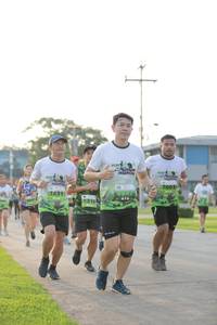 BIB: 2002, 1431
                            <button type="button" onclick="openModal(3802688)" class="btn btn-primary btn-sm float-right btn-popup" data-toggle="modal" data-target=".modal-high-quality">
                        <i class="fas fa-shopping-cart"></i> Add to Cart
                    </button>
                                            <button type="button" onclick="isThisMe(3802688, true)" class="btn btn-success btn-sm float-right btn-popup btn-isme hidden" data-toggle="tooltip" data-placement="bottom" title="นี่คือรูปของคุณใช่ไหม คลิกที่นี่เพื่อเอาเข้าอัลบั้ม">
                        <i class="fas fa-plus"></i> Add to album
                    </button>
                    <button type="button" onclick="isThisMe(3802688, false)" class="btn btn-warning btn-sm float-right btn-popup btn-isnotme hidden">
                        <i class="fas fa-ban"></i> Remove from album
                    </button>