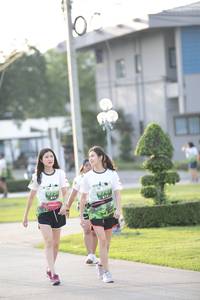 BIB: 747
                            <button type="button" onclick="openModal(3803806)" class="btn btn-primary btn-sm float-right btn-popup" data-toggle="modal" data-target=".modal-high-quality">
                        <i class="fas fa-shopping-cart"></i> Add to Cart
                    </button>
                                            <button type="button" onclick="isThisMe(3803806, true)" class="btn btn-success btn-sm float-right btn-popup btn-isme hidden" data-toggle="tooltip" data-placement="bottom" title="นี่คือรูปของคุณใช่ไหม คลิกที่นี่เพื่อเอาเข้าอัลบั้ม">
                        <i class="fas fa-plus"></i> Add to album
                    </button>
                    <button type="button" onclick="isThisMe(3803806, false)" class="btn btn-warning btn-sm float-right btn-popup btn-isnotme hidden">
                        <i class="fas fa-ban"></i> Remove from album
                    </button>