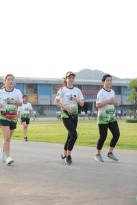 BIB: 
                            <button type="button" onclick="openModal(3803096)" class="btn btn-primary btn-sm float-right btn-popup" data-toggle="modal" data-target=".modal-high-quality">
                        <i class="fas fa-shopping-cart"></i> Add to Cart
                    </button>
                                            <button type="button" onclick="isThisMe(3803096, true)" class="btn btn-success btn-sm float-right btn-popup btn-isme hidden" data-toggle="tooltip" data-placement="bottom" title="นี่คือรูปของคุณใช่ไหม คลิกที่นี่เพื่อเอาเข้าอัลบั้ม">
                        <i class="fas fa-plus"></i> Add to album
                    </button>
                    <button type="button" onclick="isThisMe(3803096, false)" class="btn btn-warning btn-sm float-right btn-popup btn-isnotme hidden">
                        <i class="fas fa-ban"></i> Remove from album
                    </button>