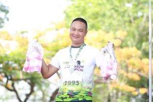 BIB: 2095
                            <button type="button" onclick="openModal(3618406)" class="btn btn-primary btn-sm float-right btn-popup" data-toggle="modal" data-target=".modal-high-quality">
                        <i class="fas fa-shopping-cart"></i> Add to Cart
                    </button>
                                            <button type="button" onclick="isThisMe(3618406, true)" class="btn btn-success btn-sm float-right btn-popup btn-isme hidden" data-toggle="tooltip" data-placement="bottom" title="นี่คือรูปของคุณใช่ไหม คลิกที่นี่เพื่อเอาเข้าอัลบั้ม">
                        <i class="fas fa-plus"></i> Add to album
                    </button>
                    <button type="button" onclick="isThisMe(3618406, false)" class="btn btn-warning btn-sm float-right btn-popup btn-isnotme hidden">
                        <i class="fas fa-ban"></i> Remove from album
                    </button>