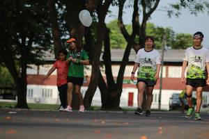 BIB: 359
                            <button type="button" onclick="openModal(3618084)" class="btn btn-primary btn-sm float-right btn-popup" data-toggle="modal" data-target=".modal-high-quality">
                        <i class="fas fa-shopping-cart"></i> Add to Cart
                    </button>
                                            <button type="button" onclick="isThisMe(3618084, true)" class="btn btn-success btn-sm float-right btn-popup btn-isme hidden" data-toggle="tooltip" data-placement="bottom" title="นี่คือรูปของคุณใช่ไหม คลิกที่นี่เพื่อเอาเข้าอัลบั้ม">
                        <i class="fas fa-plus"></i> Add to album
                    </button>
                    <button type="button" onclick="isThisMe(3618084, false)" class="btn btn-warning btn-sm float-right btn-popup btn-isnotme hidden">
                        <i class="fas fa-ban"></i> Remove from album
                    </button>