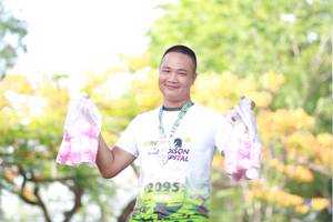 BIB: 2095
                            <button type="button" onclick="openModal(3618405)" class="btn btn-primary btn-sm float-right btn-popup" data-toggle="modal" data-target=".modal-high-quality">
                        <i class="fas fa-shopping-cart"></i> Add to Cart
                    </button>
                                            <button type="button" onclick="isThisMe(3618405, true)" class="btn btn-success btn-sm float-right btn-popup btn-isme hidden" data-toggle="tooltip" data-placement="bottom" title="นี่คือรูปของคุณใช่ไหม คลิกที่นี่เพื่อเอาเข้าอัลบั้ม">
                        <i class="fas fa-plus"></i> Add to album
                    </button>
                    <button type="button" onclick="isThisMe(3618405, false)" class="btn btn-warning btn-sm float-right btn-popup btn-isnotme hidden">
                        <i class="fas fa-ban"></i> Remove from album
                    </button>