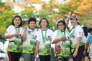 BIB: 2866
                            <button type="button" onclick="openModal(3618295)" class="btn btn-primary btn-sm float-right btn-popup" data-toggle="modal" data-target=".modal-high-quality">
                        <i class="fas fa-shopping-cart"></i> Add to Cart
                    </button>
                                            <button type="button" onclick="isThisMe(3618295, true)" class="btn btn-success btn-sm float-right btn-popup btn-isme hidden" data-toggle="tooltip" data-placement="bottom" title="นี่คือรูปของคุณใช่ไหม คลิกที่นี่เพื่อเอาเข้าอัลบั้ม">
                        <i class="fas fa-plus"></i> Add to album
                    </button>
                    <button type="button" onclick="isThisMe(3618295, false)" class="btn btn-warning btn-sm float-right btn-popup btn-isnotme hidden">
                        <i class="fas fa-ban"></i> Remove from album
                    </button>