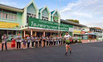 BIB: 1592
                            <button type="button" onclick="openModal(3694823)" class="btn btn-primary btn-sm float-right btn-popup" data-toggle="modal" data-target=".modal-high-quality">
                        <i class="fas fa-shopping-cart"></i> Add to Cart
                    </button>
                                            <button type="button" onclick="isThisMe(3694823, true)" class="btn btn-success btn-sm float-right btn-popup btn-isme hidden" data-toggle="tooltip" data-placement="bottom" title="นี่คือรูปของคุณใช่ไหม คลิกที่นี่เพื่อเอาเข้าอัลบั้ม">
                        <i class="fas fa-plus"></i> Add to album
                    </button>
                    <button type="button" onclick="isThisMe(3694823, false)" class="btn btn-warning btn-sm float-right btn-popup btn-isnotme hidden">
                        <i class="fas fa-ban"></i> Remove from album
                    </button>