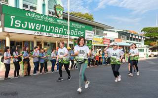 BIB: 1038, 860
                            <button type="button" onclick="openModal(3754489)" class="btn btn-primary btn-sm float-right btn-popup" data-toggle="modal" data-target=".modal-high-quality">
                        <i class="fas fa-shopping-cart"></i> Add to Cart
                    </button>
                                            <button type="button" onclick="isThisMe(3754489, true)" class="btn btn-success btn-sm float-right btn-popup btn-isme hidden" data-toggle="tooltip" data-placement="bottom" title="นี่คือรูปของคุณใช่ไหม คลิกที่นี่เพื่อเอาเข้าอัลบั้ม">
                        <i class="fas fa-plus"></i> Add to album
                    </button>
                    <button type="button" onclick="isThisMe(3754489, false)" class="btn btn-warning btn-sm float-right btn-popup btn-isnotme hidden">
                        <i class="fas fa-ban"></i> Remove from album
                    </button>