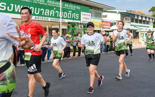 BIB: 118
                            <button type="button" onclick="openModal(3754553)" class="btn btn-primary btn-sm float-right btn-popup" data-toggle="modal" data-target=".modal-high-quality">
                        <i class="fas fa-shopping-cart"></i> Add to Cart
                    </button>
                                            <button type="button" onclick="isThisMe(3754553, true)" class="btn btn-success btn-sm float-right btn-popup btn-isme hidden" data-toggle="tooltip" data-placement="bottom" title="นี่คือรูปของคุณใช่ไหม คลิกที่นี่เพื่อเอาเข้าอัลบั้ม">
                        <i class="fas fa-plus"></i> Add to album
                    </button>
                    <button type="button" onclick="isThisMe(3754553, false)" class="btn btn-warning btn-sm float-right btn-popup btn-isnotme hidden">
                        <i class="fas fa-ban"></i> Remove from album
                    </button>