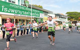 BIB: , 2002
                            <button type="button" onclick="openModal(3740304)" class="btn btn-primary btn-sm float-right btn-popup" data-toggle="modal" data-target=".modal-high-quality">
                        <i class="fas fa-shopping-cart"></i> Add to Cart
                    </button>
                                            <button type="button" onclick="isThisMe(3740304, true)" class="btn btn-success btn-sm float-right btn-popup btn-isme hidden" data-toggle="tooltip" data-placement="bottom" title="นี่คือรูปของคุณใช่ไหม คลิกที่นี่เพื่อเอาเข้าอัลบั้ม">
                        <i class="fas fa-plus"></i> Add to album
                    </button>
                    <button type="button" onclick="isThisMe(3740304, false)" class="btn btn-warning btn-sm float-right btn-popup btn-isnotme hidden">
                        <i class="fas fa-ban"></i> Remove from album
                    </button>