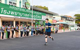 BIB: 1130
                            <button type="button" onclick="openModal(3695565)" class="btn btn-primary btn-sm float-right btn-popup" data-toggle="modal" data-target=".modal-high-quality">
                        <i class="fas fa-shopping-cart"></i> Add to Cart
                    </button>
                                            <button type="button" onclick="isThisMe(3695565, true)" class="btn btn-success btn-sm float-right btn-popup btn-isme hidden" data-toggle="tooltip" data-placement="bottom" title="นี่คือรูปของคุณใช่ไหม คลิกที่นี่เพื่อเอาเข้าอัลบั้ม">
                        <i class="fas fa-plus"></i> Add to album
                    </button>
                    <button type="button" onclick="isThisMe(3695565, false)" class="btn btn-warning btn-sm float-right btn-popup btn-isnotme hidden">
                        <i class="fas fa-ban"></i> Remove from album
                    </button>