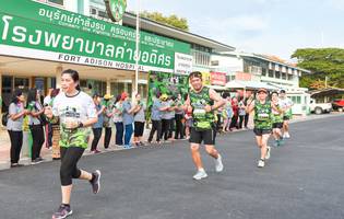 BIB: 2899
                            <button type="button" onclick="openModal(3696925)" class="btn btn-primary btn-sm float-right btn-popup" data-toggle="modal" data-target=".modal-high-quality">
                        <i class="fas fa-shopping-cart"></i> Add to Cart
                    </button>
                                            <button type="button" onclick="isThisMe(3696925, true)" class="btn btn-success btn-sm float-right btn-popup btn-isme hidden" data-toggle="tooltip" data-placement="bottom" title="นี่คือรูปของคุณใช่ไหม คลิกที่นี่เพื่อเอาเข้าอัลบั้ม">
                        <i class="fas fa-plus"></i> Add to album
                    </button>
                    <button type="button" onclick="isThisMe(3696925, false)" class="btn btn-warning btn-sm float-right btn-popup btn-isnotme hidden">
                        <i class="fas fa-ban"></i> Remove from album
                    </button>