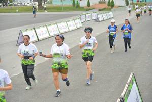 BIB: 1627, 1686, 1426
                            <button type="button" onclick="openModal(3727739)" class="btn btn-primary btn-sm float-right btn-popup" data-toggle="modal" data-target=".modal-high-quality">
                        <i class="fas fa-shopping-cart"></i> Add to Cart
                    </button>
                                            <button type="button" onclick="isThisMe(3727739, true)" class="btn btn-success btn-sm float-right btn-popup btn-isme hidden" data-toggle="tooltip" data-placement="bottom" title="นี่คือรูปของคุณใช่ไหม คลิกที่นี่เพื่อเอาเข้าอัลบั้ม">
                        <i class="fas fa-plus"></i> Add to album
                    </button>
                    <button type="button" onclick="isThisMe(3727739, false)" class="btn btn-warning btn-sm float-right btn-popup btn-isnotme hidden">
                        <i class="fas fa-ban"></i> Remove from album
                    </button>