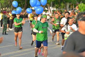 BIB: 999
                            <button type="button" onclick="openModal(3727148)" class="btn btn-primary btn-sm float-right btn-popup" data-toggle="modal" data-target=".modal-high-quality">
                        <i class="fas fa-shopping-cart"></i> Add to Cart
                    </button>
                                            <button type="button" onclick="isThisMe(3727148, true)" class="btn btn-success btn-sm float-right btn-popup btn-isme hidden" data-toggle="tooltip" data-placement="bottom" title="นี่คือรูปของคุณใช่ไหม คลิกที่นี่เพื่อเอาเข้าอัลบั้ม">
                        <i class="fas fa-plus"></i> Add to album
                    </button>
                    <button type="button" onclick="isThisMe(3727148, false)" class="btn btn-warning btn-sm float-right btn-popup btn-isnotme hidden">
                        <i class="fas fa-ban"></i> Remove from album
                    </button>