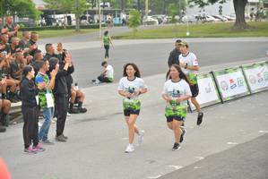 BIB: 374
                            <button type="button" onclick="openModal(3727438)" class="btn btn-primary btn-sm float-right btn-popup" data-toggle="modal" data-target=".modal-high-quality">
                        <i class="fas fa-shopping-cart"></i> Add to Cart
                    </button>
                                            <button type="button" onclick="isThisMe(3727438, true)" class="btn btn-success btn-sm float-right btn-popup btn-isme hidden" data-toggle="tooltip" data-placement="bottom" title="นี่คือรูปของคุณใช่ไหม คลิกที่นี่เพื่อเอาเข้าอัลบั้ม">
                        <i class="fas fa-plus"></i> Add to album
                    </button>
                    <button type="button" onclick="isThisMe(3727438, false)" class="btn btn-warning btn-sm float-right btn-popup btn-isnotme hidden">
                        <i class="fas fa-ban"></i> Remove from album
                    </button>