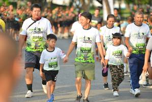 BIB: 564, 567, 2205
                            <button type="button" onclick="openModal(3727279)" class="btn btn-primary btn-sm float-right btn-popup" data-toggle="modal" data-target=".modal-high-quality">
                        <i class="fas fa-shopping-cart"></i> Add to Cart
                    </button>
                                            <button type="button" onclick="isThisMe(3727279, true)" class="btn btn-success btn-sm float-right btn-popup btn-isme hidden" data-toggle="tooltip" data-placement="bottom" title="นี่คือรูปของคุณใช่ไหม คลิกที่นี่เพื่อเอาเข้าอัลบั้ม">
                        <i class="fas fa-plus"></i> Add to album
                    </button>
                    <button type="button" onclick="isThisMe(3727279, false)" class="btn btn-warning btn-sm float-right btn-popup btn-isnotme hidden">
                        <i class="fas fa-ban"></i> Remove from album
                    </button>