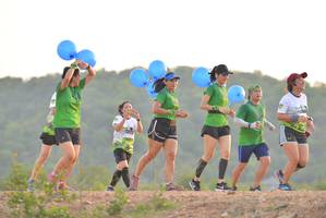 BIB: 999
                            <button type="button" onclick="openModal(3726627)" class="btn btn-primary btn-sm float-right btn-popup" data-toggle="modal" data-target=".modal-high-quality">
                        <i class="fas fa-shopping-cart"></i> Add to Cart
                    </button>
                                            <button type="button" onclick="isThisMe(3726627, true)" class="btn btn-success btn-sm float-right btn-popup btn-isme hidden" data-toggle="tooltip" data-placement="bottom" title="นี่คือรูปของคุณใช่ไหม คลิกที่นี่เพื่อเอาเข้าอัลบั้ม">
                        <i class="fas fa-plus"></i> Add to album
                    </button>
                    <button type="button" onclick="isThisMe(3726627, false)" class="btn btn-warning btn-sm float-right btn-popup btn-isnotme hidden">
                        <i class="fas fa-ban"></i> Remove from album
                    </button>