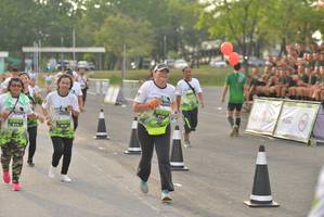 BIB: 938
                            <button type="button" onclick="openModal(3727382)" class="btn btn-primary btn-sm float-right btn-popup" data-toggle="modal" data-target=".modal-high-quality">
                        <i class="fas fa-shopping-cart"></i> Add to Cart
                    </button>
                                            <button type="button" onclick="isThisMe(3727382, true)" class="btn btn-success btn-sm float-right btn-popup btn-isme hidden" data-toggle="tooltip" data-placement="bottom" title="นี่คือรูปของคุณใช่ไหม คลิกที่นี่เพื่อเอาเข้าอัลบั้ม">
                        <i class="fas fa-plus"></i> Add to album
                    </button>
                    <button type="button" onclick="isThisMe(3727382, false)" class="btn btn-warning btn-sm float-right btn-popup btn-isnotme hidden">
                        <i class="fas fa-ban"></i> Remove from album
                    </button>