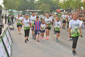 BIB: 
                            <button type="button" onclick="openModal(3727385)" class="btn btn-primary btn-sm float-right btn-popup" data-toggle="modal" data-target=".modal-high-quality">
                        <i class="fas fa-shopping-cart"></i> Add to Cart
                    </button>
                                            <button type="button" onclick="isThisMe(3727385, true)" class="btn btn-success btn-sm float-right btn-popup btn-isme hidden" data-toggle="tooltip" data-placement="bottom" title="นี่คือรูปของคุณใช่ไหม คลิกที่นี่เพื่อเอาเข้าอัลบั้ม">
                        <i class="fas fa-plus"></i> Add to album
                    </button>
                    <button type="button" onclick="isThisMe(3727385, false)" class="btn btn-warning btn-sm float-right btn-popup btn-isnotme hidden">
                        <i class="fas fa-ban"></i> Remove from album
                    </button>