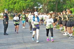 BIB: 817, 525
                            <button type="button" onclick="openModal(3726992)" class="btn btn-primary btn-sm float-right btn-popup" data-toggle="modal" data-target=".modal-high-quality">
                        <i class="fas fa-shopping-cart"></i> Add to Cart
                    </button>
                                            <button type="button" onclick="isThisMe(3726992, true)" class="btn btn-success btn-sm float-right btn-popup btn-isme hidden" data-toggle="tooltip" data-placement="bottom" title="นี่คือรูปของคุณใช่ไหม คลิกที่นี่เพื่อเอาเข้าอัลบั้ม">
                        <i class="fas fa-plus"></i> Add to album
                    </button>
                    <button type="button" onclick="isThisMe(3726992, false)" class="btn btn-warning btn-sm float-right btn-popup btn-isnotme hidden">
                        <i class="fas fa-ban"></i> Remove from album
                    </button>