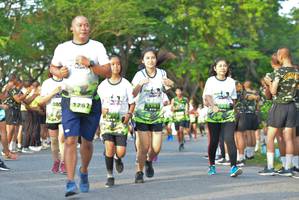 BIB: 1782
                            <button type="button" onclick="openModal(3726944)" class="btn btn-primary btn-sm float-right btn-popup" data-toggle="modal" data-target=".modal-high-quality">
                        <i class="fas fa-shopping-cart"></i> Add to Cart
                    </button>
                                            <button type="button" onclick="isThisMe(3726944, true)" class="btn btn-success btn-sm float-right btn-popup btn-isme hidden" data-toggle="tooltip" data-placement="bottom" title="นี่คือรูปของคุณใช่ไหม คลิกที่นี่เพื่อเอาเข้าอัลบั้ม">
                        <i class="fas fa-plus"></i> Add to album
                    </button>
                    <button type="button" onclick="isThisMe(3726944, false)" class="btn btn-warning btn-sm float-right btn-popup btn-isnotme hidden">
                        <i class="fas fa-ban"></i> Remove from album
                    </button>