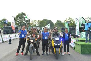 BIB: 
                            <button type="button" onclick="openModal(3727982)" class="btn btn-primary btn-sm float-right btn-popup" data-toggle="modal" data-target=".modal-high-quality">
                        <i class="fas fa-shopping-cart"></i> Add to Cart
                    </button>
                                            <button type="button" onclick="isThisMe(3727982, true)" class="btn btn-success btn-sm float-right btn-popup btn-isme hidden" data-toggle="tooltip" data-placement="bottom" title="นี่คือรูปของคุณใช่ไหม คลิกที่นี่เพื่อเอาเข้าอัลบั้ม">
                        <i class="fas fa-plus"></i> Add to album
                    </button>
                    <button type="button" onclick="isThisMe(3727982, false)" class="btn btn-warning btn-sm float-right btn-popup btn-isnotme hidden">
                        <i class="fas fa-ban"></i> Remove from album
                    </button>