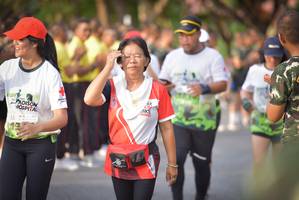 BIB: 
                            <button type="button" onclick="openModal(3750567)" class="btn btn-primary btn-sm float-right btn-popup" data-toggle="modal" data-target=".modal-high-quality">
                        <i class="fas fa-shopping-cart"></i> Add to Cart
                    </button>
                                            <button type="button" onclick="isThisMe(3750567, true)" class="btn btn-success btn-sm float-right btn-popup btn-isme hidden" data-toggle="tooltip" data-placement="bottom" title="นี่คือรูปของคุณใช่ไหม คลิกที่นี่เพื่อเอาเข้าอัลบั้ม">
                        <i class="fas fa-plus"></i> Add to album
                    </button>
                    <button type="button" onclick="isThisMe(3750567, false)" class="btn btn-warning btn-sm float-right btn-popup btn-isnotme hidden">
                        <i class="fas fa-ban"></i> Remove from album
                    </button>