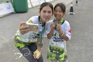 BIB: 1078
                            <button type="button" onclick="openModal(3719346)" class="btn btn-primary btn-sm float-right btn-popup" data-toggle="modal" data-target=".modal-high-quality">
                        <i class="fas fa-shopping-cart"></i> Add to Cart
                    </button>
                                            <button type="button" onclick="isThisMe(3719346, true)" class="btn btn-success btn-sm float-right btn-popup btn-isme hidden" data-toggle="tooltip" data-placement="bottom" title="นี่คือรูปของคุณใช่ไหม คลิกที่นี่เพื่อเอาเข้าอัลบั้ม">
                        <i class="fas fa-plus"></i> Add to album
                    </button>
                    <button type="button" onclick="isThisMe(3719346, false)" class="btn btn-warning btn-sm float-right btn-popup btn-isnotme hidden">
                        <i class="fas fa-ban"></i> Remove from album
                    </button>