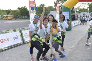 BIB: 1195
                            <button type="button" onclick="openModal(3719344)" class="btn btn-primary btn-sm float-right btn-popup" data-toggle="modal" data-target=".modal-high-quality">
                        <i class="fas fa-shopping-cart"></i> Add to Cart
                    </button>
                                            <button type="button" onclick="isThisMe(3719344, true)" class="btn btn-success btn-sm float-right btn-popup btn-isme hidden" data-toggle="tooltip" data-placement="bottom" title="นี่คือรูปของคุณใช่ไหม คลิกที่นี่เพื่อเอาเข้าอัลบั้ม">
                        <i class="fas fa-plus"></i> Add to album
                    </button>
                    <button type="button" onclick="isThisMe(3719344, false)" class="btn btn-warning btn-sm float-right btn-popup btn-isnotme hidden">
                        <i class="fas fa-ban"></i> Remove from album
                    </button>