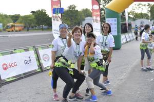 BIB: 1195
                            <button type="button" onclick="openModal(3719336)" class="btn btn-primary btn-sm float-right btn-popup" data-toggle="modal" data-target=".modal-high-quality">
                        <i class="fas fa-shopping-cart"></i> Add to Cart
                    </button>
                                            <button type="button" onclick="isThisMe(3719336, true)" class="btn btn-success btn-sm float-right btn-popup btn-isme hidden" data-toggle="tooltip" data-placement="bottom" title="นี่คือรูปของคุณใช่ไหม คลิกที่นี่เพื่อเอาเข้าอัลบั้ม">
                        <i class="fas fa-plus"></i> Add to album
                    </button>
                    <button type="button" onclick="isThisMe(3719336, false)" class="btn btn-warning btn-sm float-right btn-popup btn-isnotme hidden">
                        <i class="fas fa-ban"></i> Remove from album
                    </button>