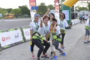 BIB: 1195
                            <button type="button" onclick="openModal(3719341)" class="btn btn-primary btn-sm float-right btn-popup" data-toggle="modal" data-target=".modal-high-quality">
                        <i class="fas fa-shopping-cart"></i> Add to Cart
                    </button>
                                            <button type="button" onclick="isThisMe(3719341, true)" class="btn btn-success btn-sm float-right btn-popup btn-isme hidden" data-toggle="tooltip" data-placement="bottom" title="นี่คือรูปของคุณใช่ไหม คลิกที่นี่เพื่อเอาเข้าอัลบั้ม">
                        <i class="fas fa-plus"></i> Add to album
                    </button>
                    <button type="button" onclick="isThisMe(3719341, false)" class="btn btn-warning btn-sm float-right btn-popup btn-isnotme hidden">
                        <i class="fas fa-ban"></i> Remove from album
                    </button>