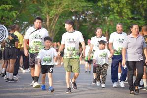 BIB: 220, 
                            <button type="button" onclick="openModal(3750344)" class="btn btn-primary btn-sm float-right btn-popup" data-toggle="modal" data-target=".modal-high-quality">
                        <i class="fas fa-shopping-cart"></i> Add to Cart
                    </button>
                                            <button type="button" onclick="isThisMe(3750344, true)" class="btn btn-success btn-sm float-right btn-popup btn-isme hidden" data-toggle="tooltip" data-placement="bottom" title="นี่คือรูปของคุณใช่ไหม คลิกที่นี่เพื่อเอาเข้าอัลบั้ม">
                        <i class="fas fa-plus"></i> Add to album
                    </button>
                    <button type="button" onclick="isThisMe(3750344, false)" class="btn btn-warning btn-sm float-right btn-popup btn-isnotme hidden">
                        <i class="fas fa-ban"></i> Remove from album
                    </button>