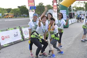 BIB: 1195
                            <button type="button" onclick="openModal(3719342)" class="btn btn-primary btn-sm float-right btn-popup" data-toggle="modal" data-target=".modal-high-quality">
                        <i class="fas fa-shopping-cart"></i> Add to Cart
                    </button>
                                            <button type="button" onclick="isThisMe(3719342, true)" class="btn btn-success btn-sm float-right btn-popup btn-isme hidden" data-toggle="tooltip" data-placement="bottom" title="นี่คือรูปของคุณใช่ไหม คลิกที่นี่เพื่อเอาเข้าอัลบั้ม">
                        <i class="fas fa-plus"></i> Add to album
                    </button>
                    <button type="button" onclick="isThisMe(3719342, false)" class="btn btn-warning btn-sm float-right btn-popup btn-isnotme hidden">
                        <i class="fas fa-ban"></i> Remove from album
                    </button>