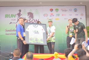 BIB: 
                            <button type="button" onclick="openModal(3751473)" class="btn btn-primary btn-sm float-right btn-popup" data-toggle="modal" data-target=".modal-high-quality">
                        <i class="fas fa-shopping-cart"></i> Add to Cart
                    </button>
                                            <button type="button" onclick="isThisMe(3751473, true)" class="btn btn-success btn-sm float-right btn-popup btn-isme hidden" data-toggle="tooltip" data-placement="bottom" title="นี่คือรูปของคุณใช่ไหม คลิกที่นี่เพื่อเอาเข้าอัลบั้ม">
                        <i class="fas fa-plus"></i> Add to album
                    </button>
                    <button type="button" onclick="isThisMe(3751473, false)" class="btn btn-warning btn-sm float-right btn-popup btn-isnotme hidden">
                        <i class="fas fa-ban"></i> Remove from album
                    </button>