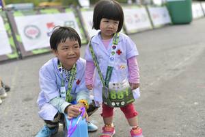 BIB: 880, 881
                            <button type="button" onclick="openModal(3719309)" class="btn btn-primary btn-sm float-right btn-popup" data-toggle="modal" data-target=".modal-high-quality">
                        <i class="fas fa-shopping-cart"></i> Add to Cart
                    </button>
                                            <button type="button" onclick="isThisMe(3719309, true)" class="btn btn-success btn-sm float-right btn-popup btn-isme hidden" data-toggle="tooltip" data-placement="bottom" title="นี่คือรูปของคุณใช่ไหม คลิกที่นี่เพื่อเอาเข้าอัลบั้ม">
                        <i class="fas fa-plus"></i> Add to album
                    </button>
                    <button type="button" onclick="isThisMe(3719309, false)" class="btn btn-warning btn-sm float-right btn-popup btn-isnotme hidden">
                        <i class="fas fa-ban"></i> Remove from album
                    </button>