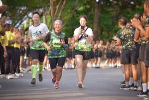 BIB: 2455, 1822, 2303
                            <button type="button" onclick="openModal(3750764)" class="btn btn-primary btn-sm float-right btn-popup" data-toggle="modal" data-target=".modal-high-quality">
                        <i class="fas fa-shopping-cart"></i> Add to Cart
                    </button>
                                            <button type="button" onclick="isThisMe(3750764, true)" class="btn btn-success btn-sm float-right btn-popup btn-isme hidden" data-toggle="tooltip" data-placement="bottom" title="นี่คือรูปของคุณใช่ไหม คลิกที่นี่เพื่อเอาเข้าอัลบั้ม">
                        <i class="fas fa-plus"></i> Add to album
                    </button>
                    <button type="button" onclick="isThisMe(3750764, false)" class="btn btn-warning btn-sm float-right btn-popup btn-isnotme hidden">
                        <i class="fas fa-ban"></i> Remove from album
                    </button>