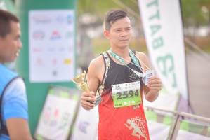 BIB: 2594, 103
                            <button type="button" onclick="openModal(3751431)" class="btn btn-primary btn-sm float-right btn-popup" data-toggle="modal" data-target=".modal-high-quality">
                        <i class="fas fa-shopping-cart"></i> Add to Cart
                    </button>
                                            <button type="button" onclick="isThisMe(3751431, true)" class="btn btn-success btn-sm float-right btn-popup btn-isme hidden" data-toggle="tooltip" data-placement="bottom" title="นี่คือรูปของคุณใช่ไหม คลิกที่นี่เพื่อเอาเข้าอัลบั้ม">
                        <i class="fas fa-plus"></i> Add to album
                    </button>
                    <button type="button" onclick="isThisMe(3751431, false)" class="btn btn-warning btn-sm float-right btn-popup btn-isnotme hidden">
                        <i class="fas fa-ban"></i> Remove from album
                    </button>