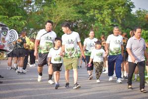 BIB: 
                            <button type="button" onclick="openModal(3750352)" class="btn btn-primary btn-sm float-right btn-popup" data-toggle="modal" data-target=".modal-high-quality">
                        <i class="fas fa-shopping-cart"></i> Add to Cart
                    </button>
                                            <button type="button" onclick="isThisMe(3750352, true)" class="btn btn-success btn-sm float-right btn-popup btn-isme hidden" data-toggle="tooltip" data-placement="bottom" title="นี่คือรูปของคุณใช่ไหม คลิกที่นี่เพื่อเอาเข้าอัลบั้ม">
                        <i class="fas fa-plus"></i> Add to album
                    </button>
                    <button type="button" onclick="isThisMe(3750352, false)" class="btn btn-warning btn-sm float-right btn-popup btn-isnotme hidden">
                        <i class="fas fa-ban"></i> Remove from album
                    </button>