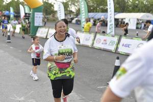 BIB: 896
                            <button type="button" onclick="openModal(3719275)" class="btn btn-primary btn-sm float-right btn-popup" data-toggle="modal" data-target=".modal-high-quality">
                        <i class="fas fa-shopping-cart"></i> Add to Cart
                    </button>
                                            <button type="button" onclick="isThisMe(3719275, true)" class="btn btn-success btn-sm float-right btn-popup btn-isme hidden" data-toggle="tooltip" data-placement="bottom" title="นี่คือรูปของคุณใช่ไหม คลิกที่นี่เพื่อเอาเข้าอัลบั้ม">
                        <i class="fas fa-plus"></i> Add to album
                    </button>
                    <button type="button" onclick="isThisMe(3719275, false)" class="btn btn-warning btn-sm float-right btn-popup btn-isnotme hidden">
                        <i class="fas fa-ban"></i> Remove from album
                    </button>