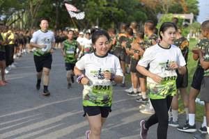 BIB: 1741
                            <button type="button" onclick="openModal(3719247)" class="btn btn-primary btn-sm float-right btn-popup" data-toggle="modal" data-target=".modal-high-quality">
                        <i class="fas fa-shopping-cart"></i> Add to Cart
                    </button>
                                            <button type="button" onclick="isThisMe(3719247, true)" class="btn btn-success btn-sm float-right btn-popup btn-isme hidden" data-toggle="tooltip" data-placement="bottom" title="นี่คือรูปของคุณใช่ไหม คลิกที่นี่เพื่อเอาเข้าอัลบั้ม">
                        <i class="fas fa-plus"></i> Add to album
                    </button>
                    <button type="button" onclick="isThisMe(3719247, false)" class="btn btn-warning btn-sm float-right btn-popup btn-isnotme hidden">
                        <i class="fas fa-ban"></i> Remove from album
                    </button>