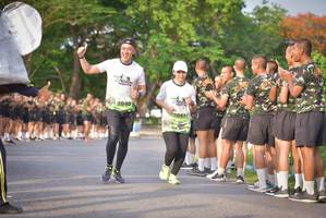 BIB: 2040
                            <button type="button" onclick="openModal(3750475)" class="btn btn-primary btn-sm float-right btn-popup" data-toggle="modal" data-target=".modal-high-quality">
                        <i class="fas fa-shopping-cart"></i> Add to Cart
                    </button>
                                            <button type="button" onclick="isThisMe(3750475, true)" class="btn btn-success btn-sm float-right btn-popup btn-isme hidden" data-toggle="tooltip" data-placement="bottom" title="นี่คือรูปของคุณใช่ไหม คลิกที่นี่เพื่อเอาเข้าอัลบั้ม">
                        <i class="fas fa-plus"></i> Add to album
                    </button>
                    <button type="button" onclick="isThisMe(3750475, false)" class="btn btn-warning btn-sm float-right btn-popup btn-isnotme hidden">
                        <i class="fas fa-ban"></i> Remove from album
                    </button>