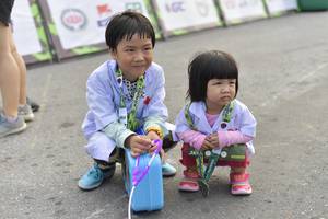 BIB: 880, 881
                            <button type="button" onclick="openModal(3719319)" class="btn btn-primary btn-sm float-right btn-popup" data-toggle="modal" data-target=".modal-high-quality">
                        <i class="fas fa-shopping-cart"></i> Add to Cart
                    </button>
                                            <button type="button" onclick="isThisMe(3719319, true)" class="btn btn-success btn-sm float-right btn-popup btn-isme hidden" data-toggle="tooltip" data-placement="bottom" title="นี่คือรูปของคุณใช่ไหม คลิกที่นี่เพื่อเอาเข้าอัลบั้ม">
                        <i class="fas fa-plus"></i> Add to album
                    </button>
                    <button type="button" onclick="isThisMe(3719319, false)" class="btn btn-warning btn-sm float-right btn-popup btn-isnotme hidden">
                        <i class="fas fa-ban"></i> Remove from album
                    </button>