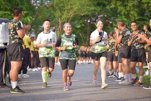 BIB: 2303, 
                            <button type="button" onclick="openModal(3750771)" class="btn btn-primary btn-sm float-right btn-popup" data-toggle="modal" data-target=".modal-high-quality">
                        <i class="fas fa-shopping-cart"></i> Add to Cart
                    </button>
                                            <button type="button" onclick="isThisMe(3750771, true)" class="btn btn-success btn-sm float-right btn-popup btn-isme hidden" data-toggle="tooltip" data-placement="bottom" title="นี่คือรูปของคุณใช่ไหม คลิกที่นี่เพื่อเอาเข้าอัลบั้ม">
                        <i class="fas fa-plus"></i> Add to album
                    </button>
                    <button type="button" onclick="isThisMe(3750771, false)" class="btn btn-warning btn-sm float-right btn-popup btn-isnotme hidden">
                        <i class="fas fa-ban"></i> Remove from album
                    </button>