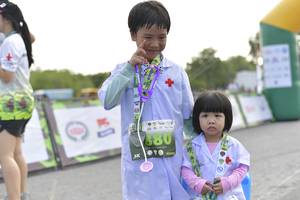 BIB: 880
                            <button type="button" onclick="openModal(3719321)" class="btn btn-primary btn-sm float-right btn-popup" data-toggle="modal" data-target=".modal-high-quality">
                        <i class="fas fa-shopping-cart"></i> Add to Cart
                    </button>
                                            <button type="button" onclick="isThisMe(3719321, true)" class="btn btn-success btn-sm float-right btn-popup btn-isme hidden" data-toggle="tooltip" data-placement="bottom" title="นี่คือรูปของคุณใช่ไหม คลิกที่นี่เพื่อเอาเข้าอัลบั้ม">
                        <i class="fas fa-plus"></i> Add to album
                    </button>
                    <button type="button" onclick="isThisMe(3719321, false)" class="btn btn-warning btn-sm float-right btn-popup btn-isnotme hidden">
                        <i class="fas fa-ban"></i> Remove from album
                    </button>