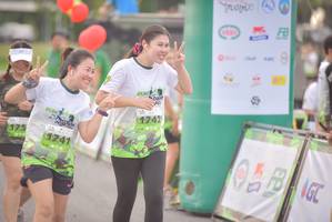 BIB: 1742
                            <button type="button" onclick="openModal(3751099)" class="btn btn-primary btn-sm float-right btn-popup" data-toggle="modal" data-target=".modal-high-quality">
                        <i class="fas fa-shopping-cart"></i> Add to Cart
                    </button>
                                            <button type="button" onclick="isThisMe(3751099, true)" class="btn btn-success btn-sm float-right btn-popup btn-isme hidden" data-toggle="tooltip" data-placement="bottom" title="นี่คือรูปของคุณใช่ไหม คลิกที่นี่เพื่อเอาเข้าอัลบั้ม">
                        <i class="fas fa-plus"></i> Add to album
                    </button>
                    <button type="button" onclick="isThisMe(3751099, false)" class="btn btn-warning btn-sm float-right btn-popup btn-isnotme hidden">
                        <i class="fas fa-ban"></i> Remove from album
                    </button>